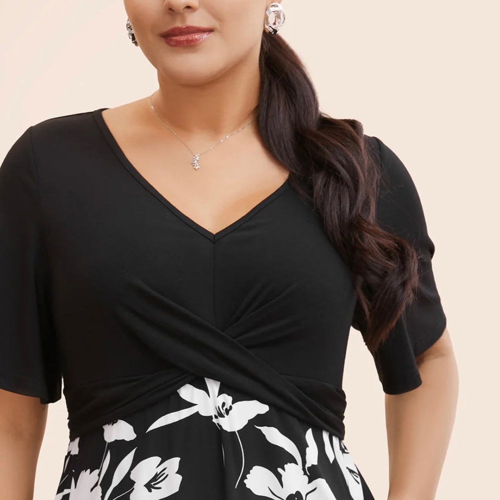 NWT Chic Black Floral Crossover with pockets Midi Dress size 2X 🌻BC BAG 03 - Picture 3 of 5